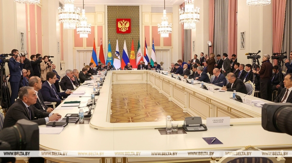 Устранение барьеров, кооперация, финрынок. Турчин о ключевых решениях в ЕАЭС под председательством Беларуси Устранение барьеров, кооперация, финрынок. Турчин о ключевых решениях в ЕАЭС под председательством Беларуси