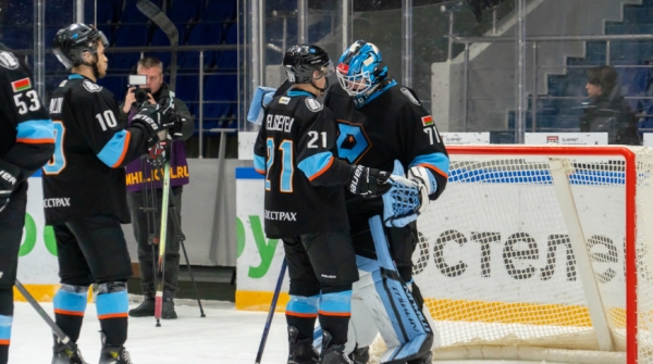 Хоккеисты "Динамо-Шинника" одержали первую победу в выездной серии