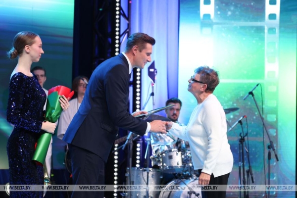 "Любить кино по-белорусски". В Минске состоялся театрализованный концерт ко Дню белорусского кино "Любить кино по-белорусски". В Минске состоялся театрализованный концерт ко Дню белорусского кино