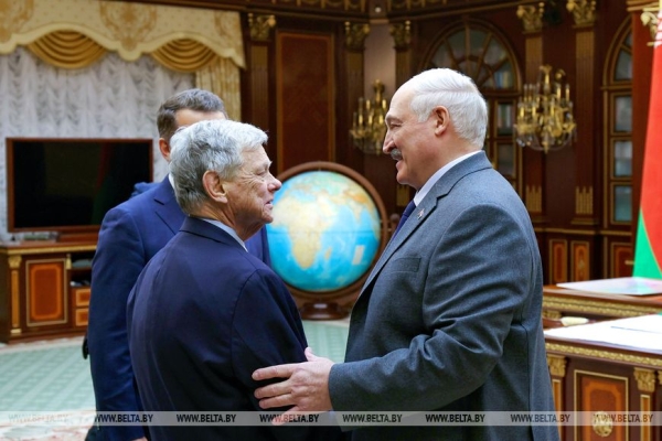 Лукашенко о Трампе: в последнее время он мне очень нравится своими действиями Лукашенко о Трампе: в последнее время он мне очень нравится своими действиями