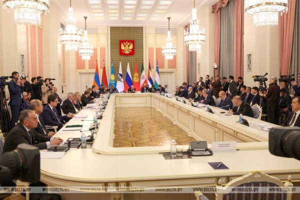 Устранение барьеров, кооперация, финрынок. Турчин о ключевых решениях в ЕАЭС под председательством Беларуси Устранение барьеров, кооперация, финрынок. Турчин о ключевых решениях в ЕАЭС под председательством Беларуси