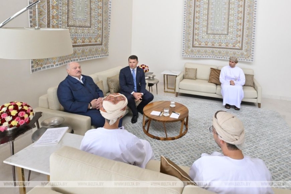 Лукашенко ознакомился с реализацией дорожной карты сотрудничества Беларуси и Омана Лукашенко ознакомился с реализацией дорожной карты сотрудничества Беларуси и Омана