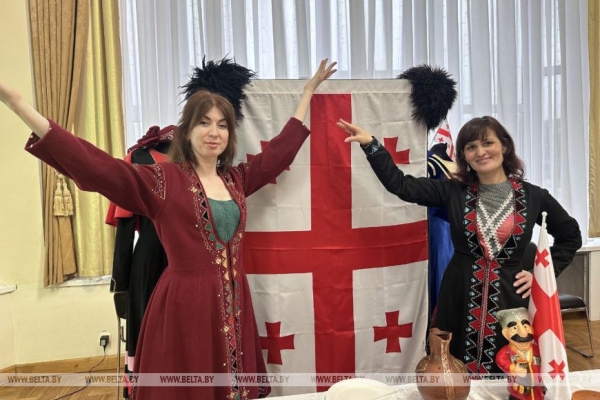 Встретили праздник дружбы: в Лиде прошел областной тур фестиваля национальных культур Встретили праздник дружбы: в Лиде прошел областной тур фестиваля национальных культур