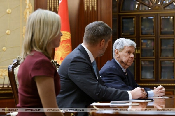 Лукашенко о Трампе: в последнее время он мне очень нравится своими действиями Лукашенко о Трампе: в последнее время он мне очень нравится своими действиями