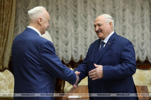 Лукашенко - главе СК России: мы придерживаемся одной линии, одной позиции
Лукашенко - главе СК России: мы придерживаемся одной линии, одной позиции