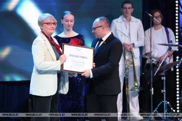 "Любить кино по-белорусски". В Минске состоялся театрализованный концерт ко Дню белорусского кино "Любить кино по-белорусски". В Минске состоялся театрализованный концерт ко Дню белорусского кино