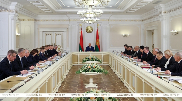 Хождение за три моря и подготовка к ВНС. Итоги недели Президента и подробности большой командировки