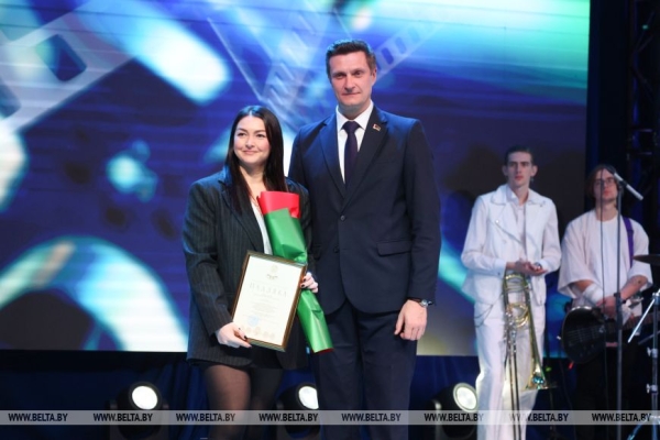 "Любить кино по-белорусски". В Минске состоялся театрализованный концерт ко Дню белорусского кино "Любить кино по-белорусски". В Минске состоялся театрализованный концерт ко Дню белорусского кино