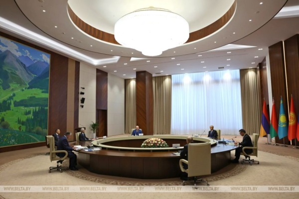 Хождение за три моря и подготовка к ВНС. Итоги недели Президента и подробности большой командировки